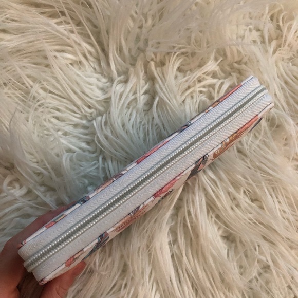 CLEARANCE✨ New boho off white feather wallet - Picture 4 of 5